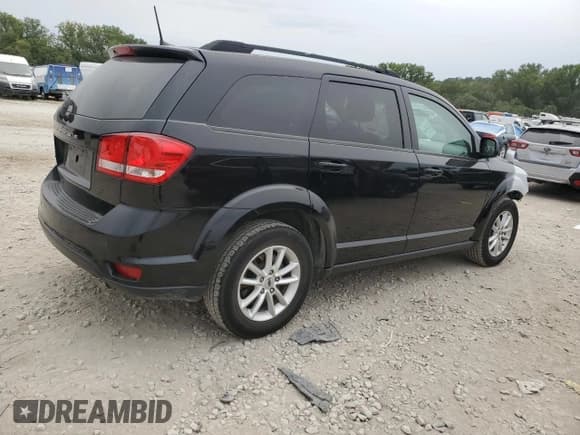 ✅ 2019 Dodge Journey SE • VIN: 3C4PDCBBXKT867009 • Lot: 70303325. Wystawiony na Copart z przebiegiem 87 815 mil. Bezpłatny archiwum sprzedaży aukcyjnych z USA i szczegółowy raport historii pojazdu na DreamBid. Zdjęcie 3.