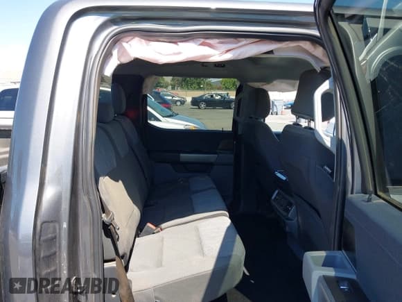 ✅ 2022 Ford F-150 Lightning Pro • VIN: 1FTVW1EL7NWG11418 • Lot: 43001331. Listed on IAAI with 39,711 mi. Free auction sales archive from the USA and detailed vehicle history report at DreamBid. Image 8.