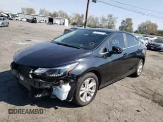 ✅ 2019 Chevrolet Cruze LT • VIN: 1G1BE5SM1K7145591 • Lot: 64606262. Wystawiony na Copart z przebiegiem 76 167 mil mil. Skorzystaj z bezpłatnego archiwum sprzedaży aukcyjnych z USA i zobacz szczegółowy raport historii pojazdu na DreamBid. Zdjęcie 2.