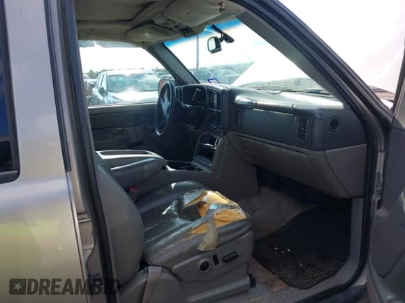 ✅ 2003 GMC Yukon XL SLT • VIN: 1GKEC16Z23J232837 • Lot: 43242505. Wystawiony na IAAI z przebiegiem 308 373 mil. Bezpłatny archiwum sprzedaży aukcyjnych z USA i szczegółowy raport historii pojazdu na DreamBid. Zdjęcie 5.