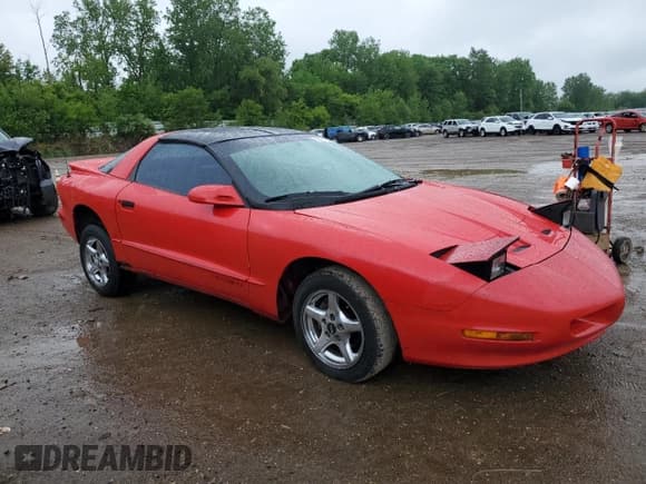 ✅ 1997 Pontiac Firebird Firebird • VIN: 2G2FS22K8V2212377 • Lot: 59767525. Wystawiony na Copart z przebiegiem 131 384 mil. Bezpłatny archiwum sprzedaży aukcyjnych z USA i szczegółowy raport historii pojazdu na DreamBid. Zdjęcie 4.