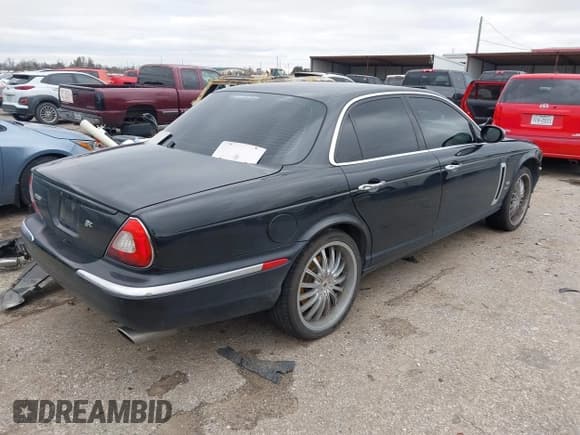 ✅ 2007 Jaguar XJ • VIN: SAJXA73C97TH14362 • Lot: 41305716. Listed on IAAI with 120,924 mi. Free auction sales archive from the USA and detailed vehicle history report at DreamBid. Image 4.