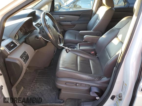 ✅ 2016 Honda Odyssey EX-L • VIN: 5FNRL5H61GB509627 • Lot: 91665795. Wystawiony na Copart z przebiegiem 234 523 mil. Bezpłatny archiwum sprzedaży aukcyjnych z USA i szczegółowy raport historii pojazdu na DreamBid. Zdjęcie 7.