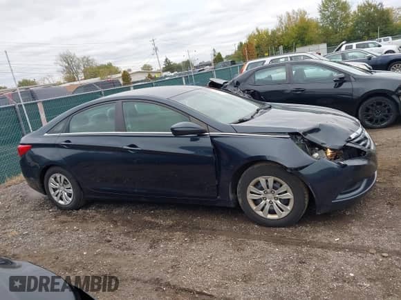 2013 Hyundai Sonata GLS z VIN 5NPEB4ACXDH558611, wystawiony jako IAAI lot #43453624 z przebiegiem 153 698 mil mil oraz . Historia ofert i sprzedaży dostępna na DreamBid. Obrazek 13.