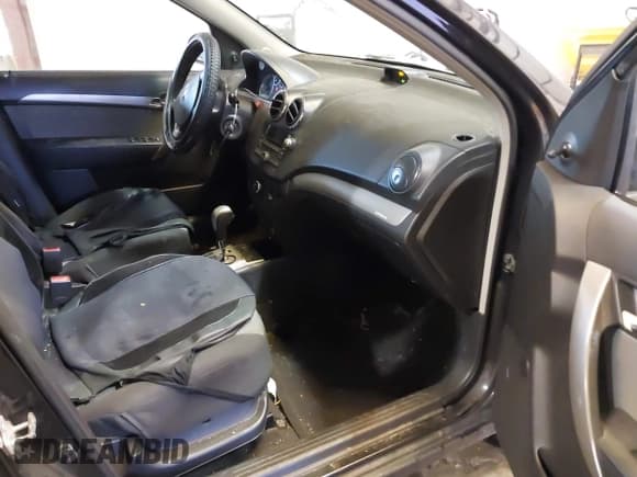 ✅ 2009 Chevrolet Aveo 1LT • VIN: KL1TD66E09B646767 • Lot: 41392668. Wystawiony na IAAI z przebiegiem 141 461 mil. Bezpłatny archiwum sprzedaży aukcyjnych z USA i szczegółowy raport historii pojazdu na DreamBid. Zdjęcie 5.