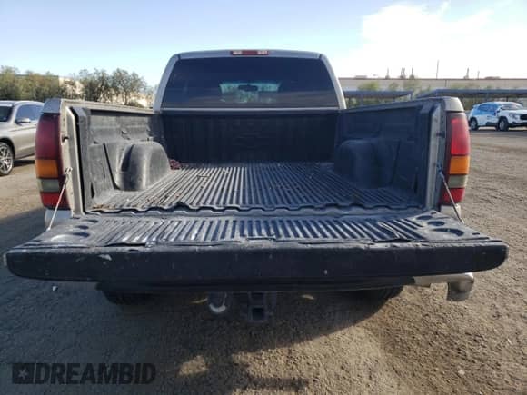 ✅ 2001 Chevrolet Silverado 1500 LS • VIN: 2GCEK19T211333793 • Lot: 71294344. Wystawiony na Copart z przebiegiem Nie podano mil. Skorzystaj z bezpłatnego archiwum sprzedaży aukcyjnych z USA i zobacz szczegółowy raport historii pojazdu na DreamBid. Zdjęcie 6.