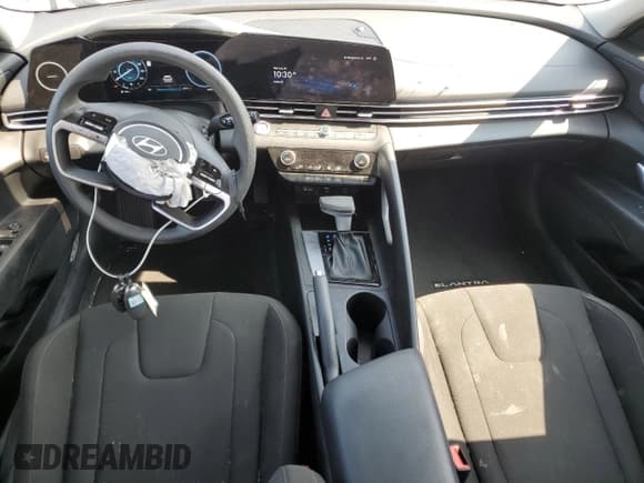 ✅ 2024 Hyundai Elantra SEL • VIN: KMHLM4DG1RU670089 • Lot: 69603475. Listed on Copart with 23,036 mi. Free auction sales archive from the USA and detailed vehicle history report at DreamBid. Image 8.