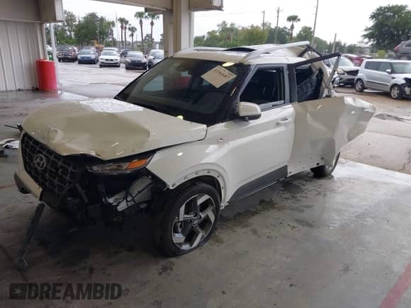 2023 Hyundai Venue Limited z VIN KMHRC8A32PU266009, wystawiony jako IAAI lot #43364487 z przebiegiem 6 798 mil mil oraz . Historia ofert i sprzedaży dostępna na DreamBid. Obrazek 2.