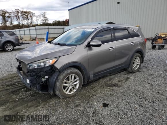 ✅ 2016 Kia Sorento LX • VIN: 5XYPG4A30GG136532 • Лот: 92387775. Опубликован ранее на Copart с пробегом 138 762 миль. Бесплатный доступ к архиву аукционных продаж из США и подробный отчёт об истории автомобиля на DreamBid. Изображение 1.