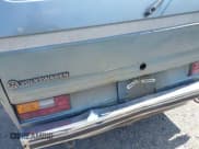 ✅ 1986 Volkswagen Vanagon • VIN: WV2YB0251GH074935 • Lot: 42495612. Wystawiony na IAAI z przebiegiem 191 058 mil. Bezpłatny archiwum sprzedaży aukcyjnych z USA i szczegółowy raport historii pojazdu na DreamBid. Zdjęcie 13.