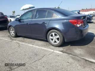 2015 Chevrolet Cruze LT z VIN 1G1PC5SB5F7263451, wystawiony jako Copart lot #85394525 z przebiegiem 135 983 mil mil oraz Szkoda całkowita • Salvage title. Historia ofert i sprzedaży dostępna na DreamBid. Obrazek 2.