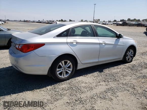 ✅ 2013 Hyundai Sonata GLS • VIN: 5NPEB4AC8DH758354 • Lot: 71411584. Listed on Copart with 150,212 mi. Free auction sales archive from the USA and detailed vehicle history report at DreamBid. Image 3.