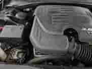 2019 Dodge Charger SXT z VIN 2C3CDXBG0KH707820, wystawiony jako Copart lot #86877725 z przebiegiem 93 824 mil mil oraz Czysty tytuł • Clean title. Historia ofert i sprzedaży dostępna na DreamBid. Obrazek 14.