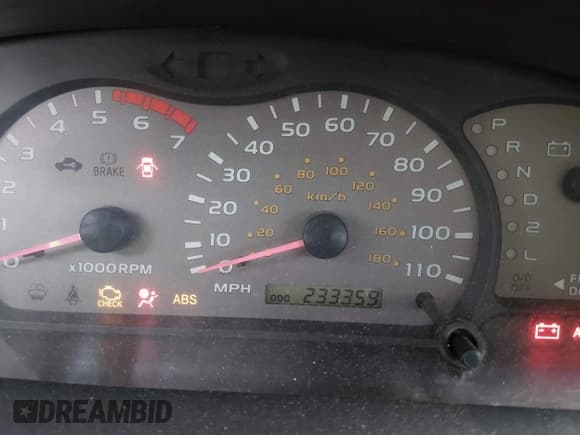 ✅ 2001 Toyota Sequoia Limited • VIN: 5TDBT48A21S004330 • Lot: 43706396. Listed on IAAI with 233,359 mi. Free auction sales archive from the USA and detailed vehicle history report at DreamBid. Image 7.