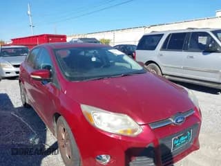 ✅ 2014 Ford Focus SE • VIN: 1FADP3K29EL425421 • Lot: 43638856. Wystawiony na IAAI z przebiegiem 123 855 mil. Bezpłatny archiwum sprzedaży aukcyjnych z USA i szczegółowy raport historii pojazdu na DreamBid. Zdjęcie 1.