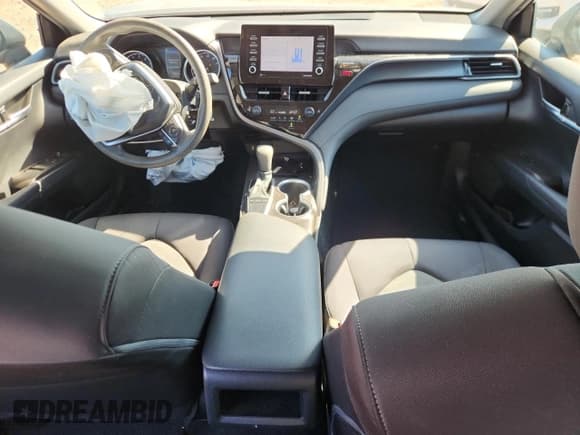 ✅ 2022 Toyota Camry LE • VIN: 4T1C11AK7NU671578 • Лот: 82737545. Опубликован ранее на Copart с пробегом 49 154 миль. Бесплатный доступ к архиву аукционных продаж из США и подробный отчёт об истории автомобиля на DreamBid. Изображение 8.