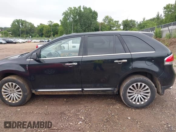 ✅ 2013 Lincoln MKX • VIN: 2LMDJ8JK0DBL20646 • Lot: 42806388. Wystawiony na IAAI z przebiegiem 186 753 mil. Bezpłatny archiwum sprzedaży aukcyjnych z USA i szczegółowy raport historii pojazdu na DreamBid. Zdjęcie 14.