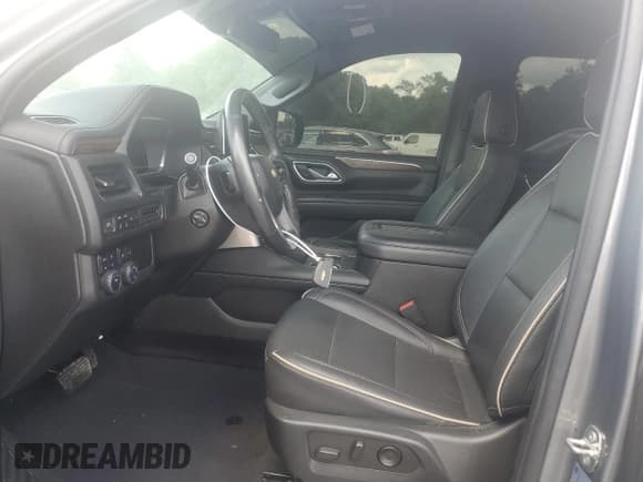 ✅ 2022 Chevrolet Suburban Premier • VIN: 1GNSKFKD8NR235309 • Lot: 56749044. Wystawiony na Copart z przebiegiem 35 164 mil. Bezpłatny archiwum sprzedaży aukcyjnych z USA i szczegółowy raport historii pojazdu na DreamBid. Zdjęcie 7.