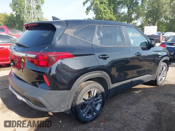 ✅ 2021 Kia Seltos LX • VIN: KNDEPCAAXM7061184 • Lot: 42618219. Listed on IAAI with 71,435 mi. Free auction sales archive from the USA and detailed vehicle history report at DreamBid. Image 4.