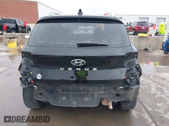 ✅ 2021 Hyundai Venue SEL • VIN: KMHRC8A36MU071140 • Lot: 41481137. Listed on IAAI with 81,040 mi. Free auction sales archive from the USA and detailed vehicle history report at DreamBid. Image 17.