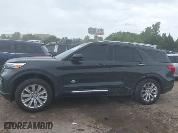 ✅ 2023 Ford Explorer King Ranch • VIN: 1FM5K8LC5PGB63308 • Lot: 42847325. Wystawiony na IAAI z przebiegiem 22 938 mil. Bezpłatny archiwum sprzedaży aukcyjnych z USA i szczegółowy raport historii pojazdu na DreamBid. Zdjęcie 15.