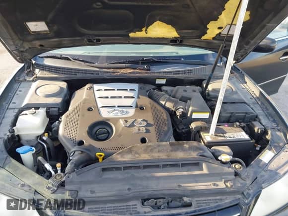 2006 Hyundai Azera SE with VIN KMHFC46F56A114031, listed as a IAAI auction lot 43610131 with 119,506 mi miles and . Bid and sale history available at DreamBid. Image 10.