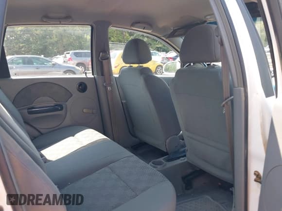 ✅ 2005 Chevrolet Aveo LS • VIN: KL1TD62635B448127 • Lot: 42896520. Wystawiony na IAAI z przebiegiem 52 987 mil. Bezpłatny archiwum sprzedaży aukcyjnych z USA i szczegółowy raport historii pojazdu na DreamBid. Zdjęcie 8.