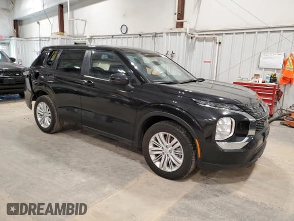 ✅ 2023 Mitsubishi Outlander ES • VIN: JA4J4TA86PZ010109 • Lot: 51201755. Wystawiony na Copart z przebiegiem 83 728 mil. Bezpłatny archiwum sprzedaży aukcyjnych z USA i szczegółowy raport historii pojazdu na DreamBid. Zdjęcie 4.