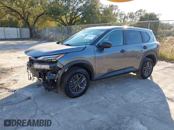✅ 2023 Nissan Rogue S • VIN: 5N1BT3AA6PC900432 • Lot: 43689758. Wystawiony na IAAI z przebiegiem 48 955 mil. Bezpłatny archiwum sprzedaży aukcyjnych z USA i szczegółowy raport historii pojazdu na DreamBid. Zdjęcie 2.