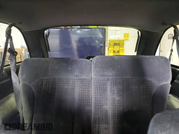 1999 Chevrolet Blazer LS z VIN 1GNCT18W7XK193241, wystawiony jako Copart lot #69390194 z przebiegiem 188 720 mil mil oraz Czysty tytuł • Clean title. Historia ofert i sprzedaży dostępna na DreamBid. Obrazek 10.