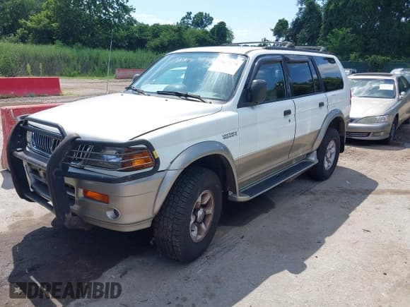 ✅ 1999 Mitsubishi Montero Sport Limited • VIN: JA4MT41R2XP026396 • Lot: 42805074. Wystawiony na IAAI z przebiegiem 124 730 mil. Bezpłatny archiwum sprzedaży aukcyjnych z USA i szczegółowy raport historii pojazdu na DreamBid. Zdjęcie 2.