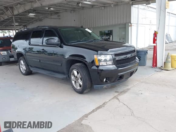 ✅ 2011 Chevrolet Suburban LT • VIN: 1GNSCJE07BR402263 • Lot: 43556526. Listed on IAAI with 151,634 mi. Free auction sales archive from the USA and detailed vehicle history report at DreamBid. Image 1.