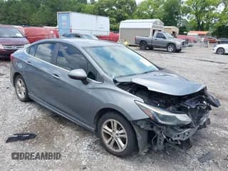 ✅ 2018 Chevrolet Cruze LT • VIN: 1G1BE5SM6J7198916 • Lot: 42502138. Wystawiony na IAAI z przebiegiem 179 272 mil. Bezpłatny archiwum sprzedaży aukcyjnych z USA i szczegółowy raport historii pojazdu na DreamBid. Zdjęcie 1.
