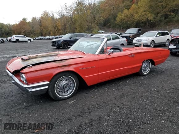 ✅ 1964 Ford Thunderbird • VIN: 4Y85Z169335 • Lot: 84632935. Wystawiony na Copart z przebiegiem 98 712 mil. Bezpłatny archiwum sprzedaży aukcyjnych z USA i szczegółowy raport historii pojazdu na DreamBid. Zdjęcie 1.