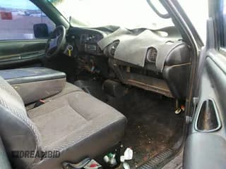 ✅ 2001 Dodge 1500 • VIN: 1B7HF16Y61S782802 • Lot: 38231953. Wystawiony na IAAI z przebiegiem Nie podano. Bezpłatny archiwum sprzedaży aukcyjnych z USA i szczegółowy raport historii pojazdu na DreamBid. Zdjęcie 5.