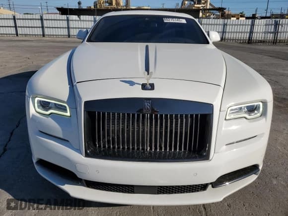 ✅ 2017 Rolls-Royce Wraith • VIN: SCA665C50HUX86780 • Lot: 80215145. Wystawiony na Copart z przebiegiem 23 330 mil. Bezpłatny archiwum sprzedaży aukcyjnych z USA i szczegółowy raport historii pojazdu na DreamBid. Zdjęcie 5.