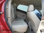 ✅ 2015 Cadillac SRX Performance Collection • VIN: 3GYFNFE33FS575254 • Lot: 67310025. Wystawiony na Copart z przebiegiem 67 839 mil. Bezpłatny archiwum sprzedaży aukcyjnych z USA i szczegółowy raport historii pojazdu na DreamBid. Zdjęcie 11.