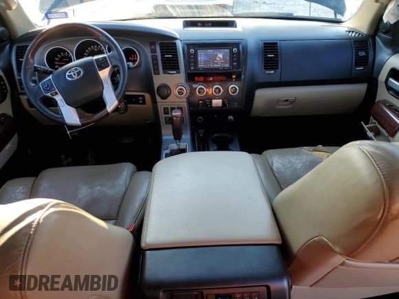 ✅ 2016 Toyota Sequoia Platinum • VIN: 5TDYY5G1XGS065226 • Lot: 90138535. Wystawiony na Copart z przebiegiem 126 620 mil. Bezpłatny archiwum sprzedaży aukcyjnych z USA i szczegółowy raport historii pojazdu na DreamBid. Zdjęcie 8.