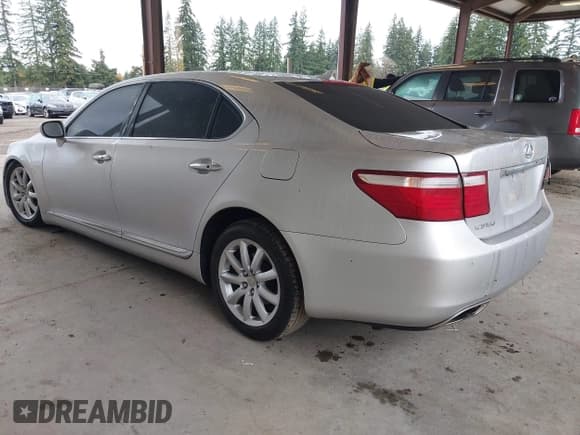 ✅ 2007 Lexus LS 460 L • VIN: JTHGL46F275012137 • Lot: 43751383. Listed on IAAI with 98,902 mi. Free auction sales archive from the USA and detailed vehicle history report at DreamBid. Image 3.