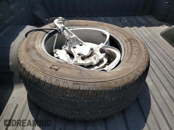 ✅ 2020 Chevrolet Silverado 1500 Custom • VIN: 1GCRWBEK4LZ270571 • Lot: 56644385. Wystawiony na Copart z przebiegiem 22 386 mil. Bezpłatny archiwum sprzedaży aukcyjnych z USA i szczegółowy raport historii pojazdu na DreamBid. Zdjęcie 12.