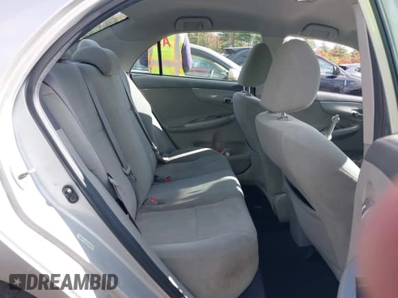 ✅ 2010 Toyota Corolla LE • VIN: 1NXBU4EE2AZ191368 • Лот: 43509505. Опубликован ранее на IAAI с пробегом 161 664 миль. Бесплатный доступ к архиву аукционных продаж из США и подробный отчёт об истории автомобиля на DreamBid. Изображение 8.