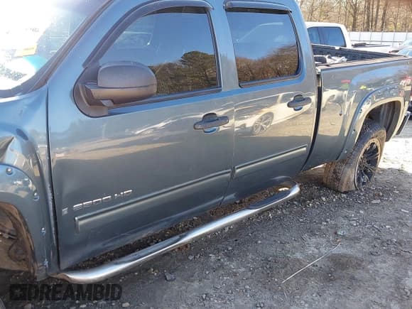 ✅ 2009 Chevrolet Silverado 2500HD LT • VIN: 1GCHK53K49F133555 • Лот: 41231398. Опубликован ранее на IAAI с пробегом Не указан. Бесплатный доступ к архиву аукционных продаж из США и подробный отчёт об истории автомобиля на DreamBid. Изображение 19.