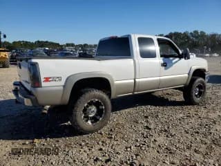 ✅ 2003 Chevrolet Silverado 1500 • VIN: 1GCEK19T53Z150723 • Лот: 76270254. Опубликован ранее на Copart с пробегом 334 219 миль. Бесплатный доступ к архиву аукционных продаж из США и подробный отчёт об истории автомобиля на DreamBid. Изображение 3.