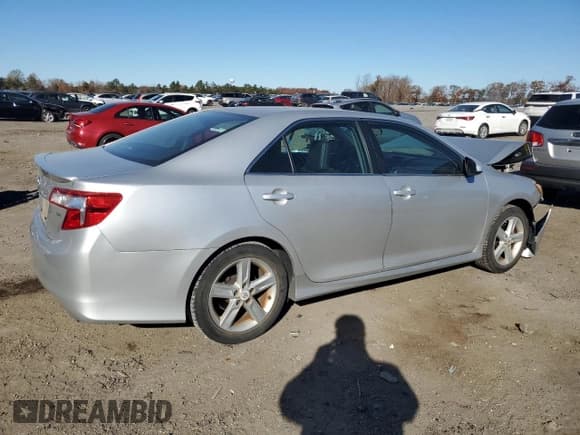✅ 2012 Toyota Camry SE • VIN: 4T1BF1FK6CU136230 • Lot: 91566905. Wystawiony na Copart z przebiegiem 174 066 mil. Bezpłatny archiwum sprzedaży aukcyjnych z USA i szczegółowy raport historii pojazdu na DreamBid. Zdjęcie 3.