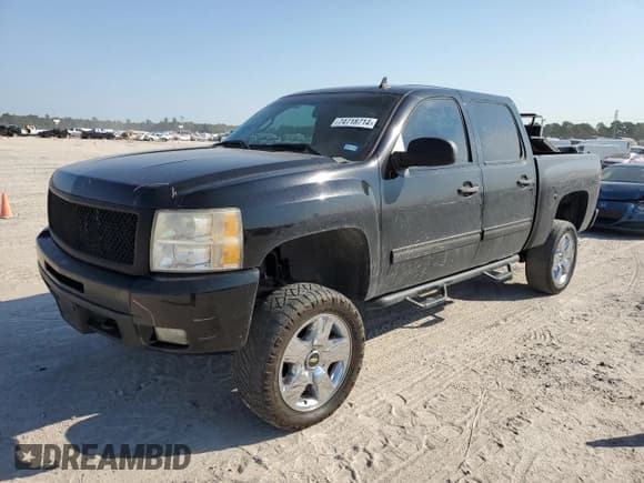 ✅ 2010 Chevrolet Silverado 1500 LT • VIN: 3GCRKSE39AG177949 • Lot: 74718714. Wystawiony na Copart z przebiegiem 197 125 mil. Bezpłatny archiwum sprzedaży aukcyjnych z USA i szczegółowy raport historii pojazdu na DreamBid. Zdjęcie 1.
