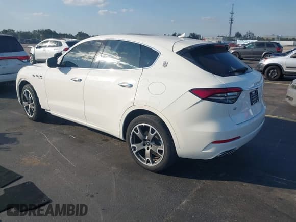 ✅ 2021 Maserati Levante • VIN: ZN661XUA2MX373359 • Лот: 43712426. Опубликован ранее на IAAI с пробегом 29 403 миль. Бесплатный доступ к архиву аукционных продаж из США и подробный отчёт об истории автомобиля на DreamBid. Изображение 3.