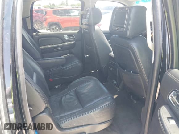 ✅ 2013 Cadillac Escalade ESV Platinum Edition • VIN: 1GYS4KEF4DR309553 • Lot: 42850037. Listed on IAAI with 147,414 mi. Free auction sales archive from the USA and detailed vehicle history report at DreamBid. Image 8.