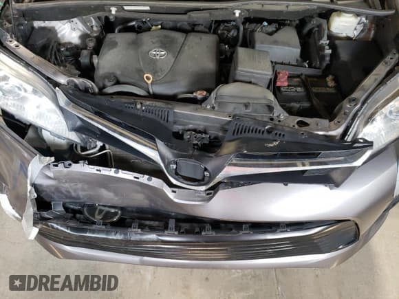 ✅ 2020 Toyota Sienna LE • VIN: 5TDJZ3DC8LS243072 • Lot: 68721255. Listed on Copart with 95,069 mi. Free auction sales archive from the USA and detailed vehicle history report at DreamBid. Image 12.