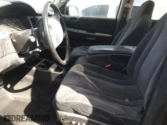 ✅ 2002 Dodge Dakota Sport • VIN: 1B7HG38N32S687496 • Lot: 88584635. Wystawiony na Copart z przebiegiem Nie podano. Bezpłatny archiwum sprzedaży aukcyjnych z USA i szczegółowy raport historii pojazdu na DreamBid. Zdjęcie 7.