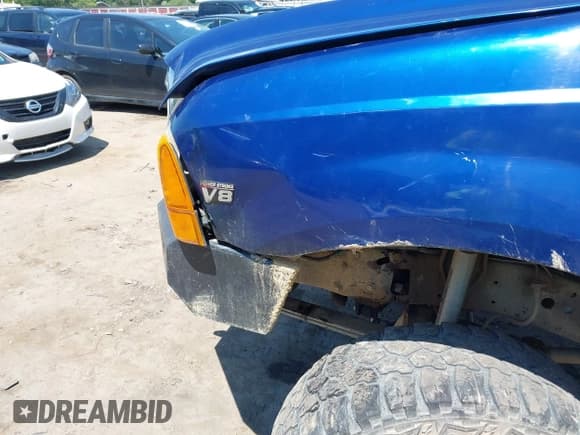 ✅ 1999 Ford F-250 XL • VIN: 1FTNF21F0XEB03449 • Lot: 42862867. Listed on IAAI with 162,180 mi. Free auction sales archive from the USA and detailed vehicle history report at DreamBid. Image 18.